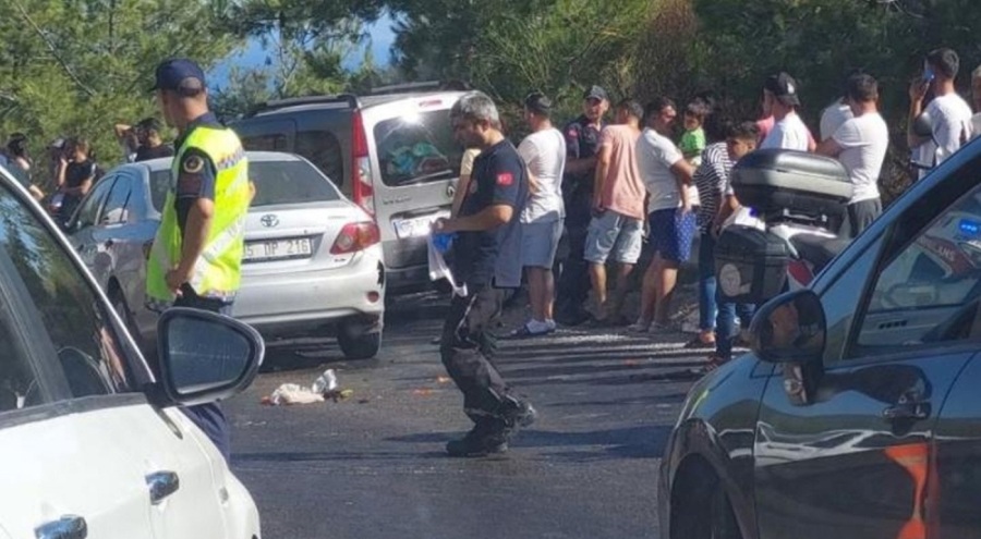 4 araç birbirine girdi: 1 ölü, 6 yaralı