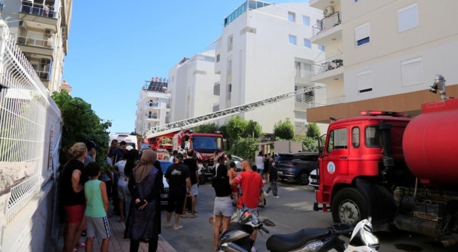 Antalya'da sitede patlama paniği