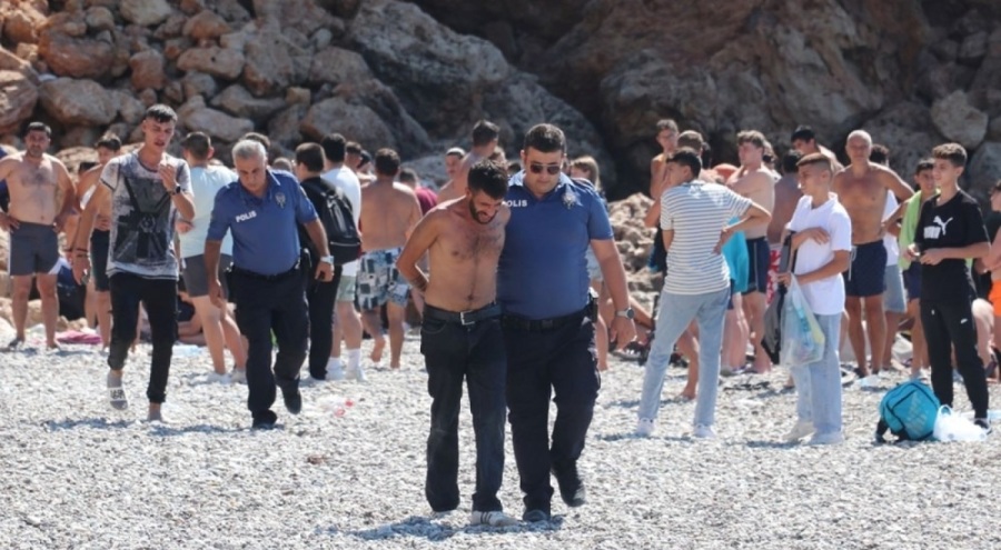 Plajı karıştıran olay! 5 kişi balta ve neşterle polise direndi