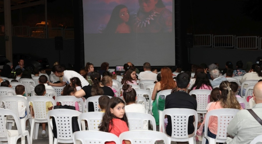 Bursa Nilüfer'de çocuklara açık hava sineması