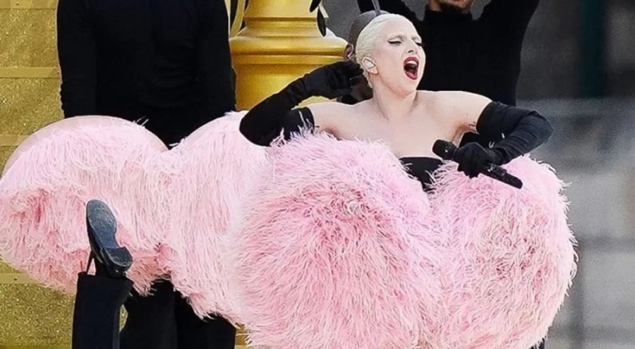 Lady Gaga sevgilisi Michael Polansky ile nişanlandı