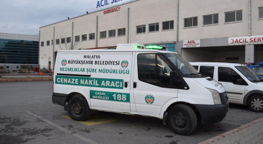 Ambulansın çarptığı 54 yaşındaki kadın hayatını kaybetti