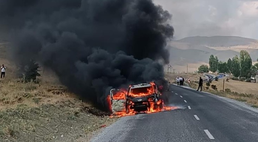 Seyir halindeyken alev alev yandı