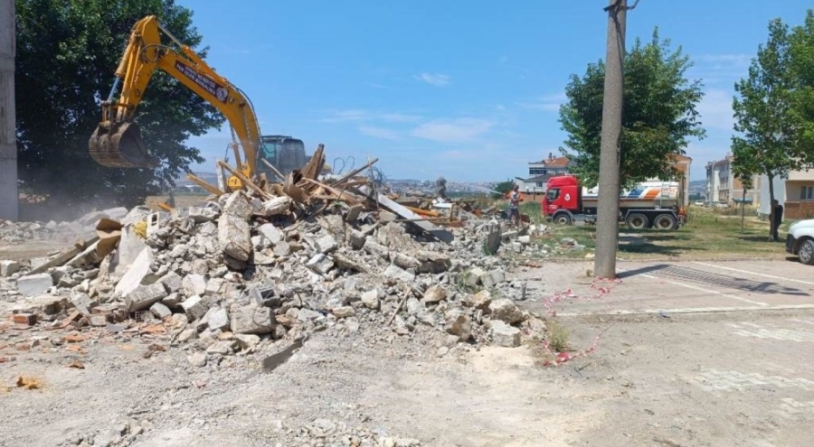 İnegöl'de çıkmaz sokaklar trafiğe açıldı