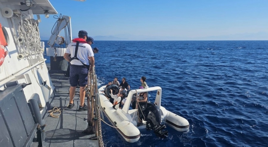 Muğla açıklarında 16 kaçak göçmen kurtarıldı