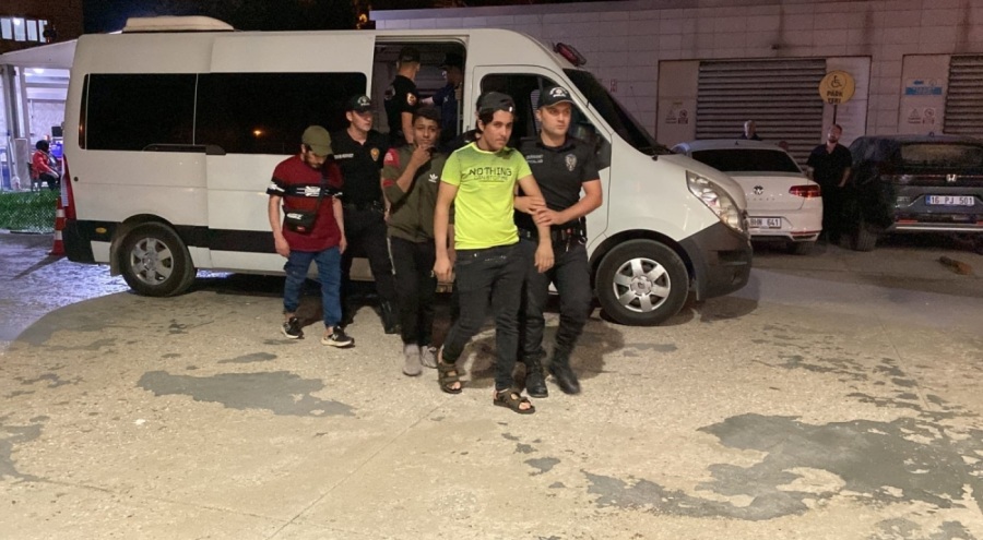 Bursa'da 12 kaçak göçmen yakalandı