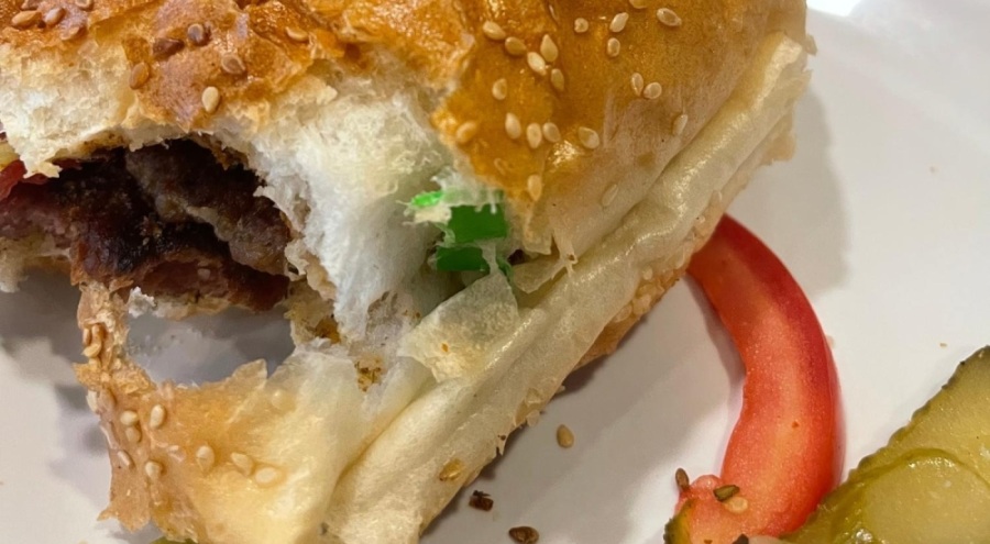 Bursa'daki Köfteci Yusuf'ta yemekte plastik skandalı!