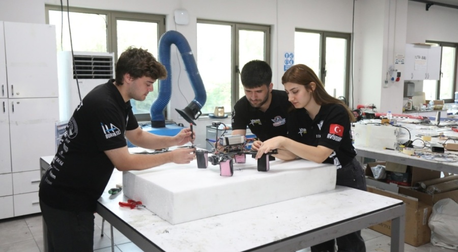 BTÜ Öğrencilerinin Projesine birincilik ödülü