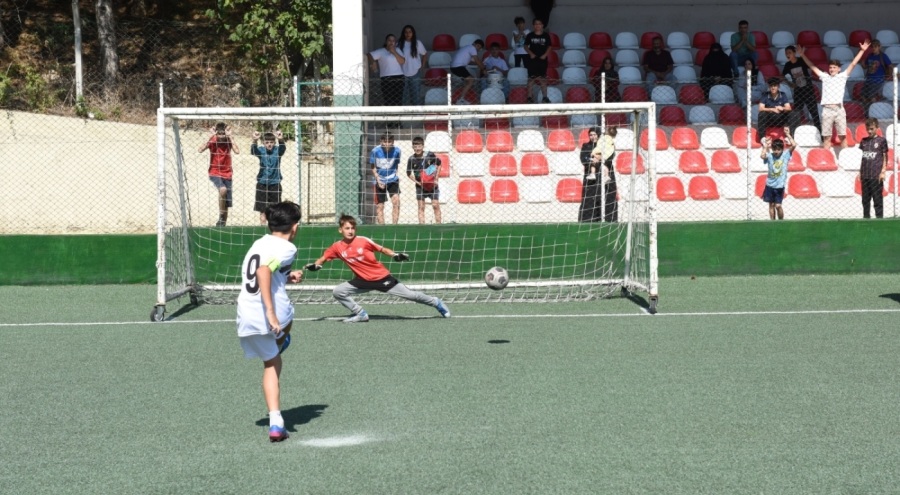 Yıldırım'da 'Yaz Kuran Kursları Camiler Arası Futbol Turnuvası' final programı düzenlendi