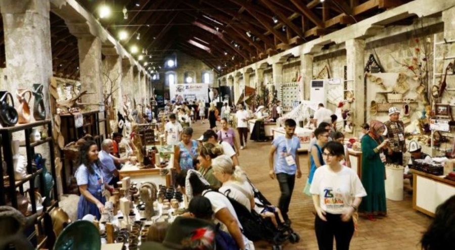 Bursa'nın cam ve seramik eserleri İstanbul'da görücüye çıktı