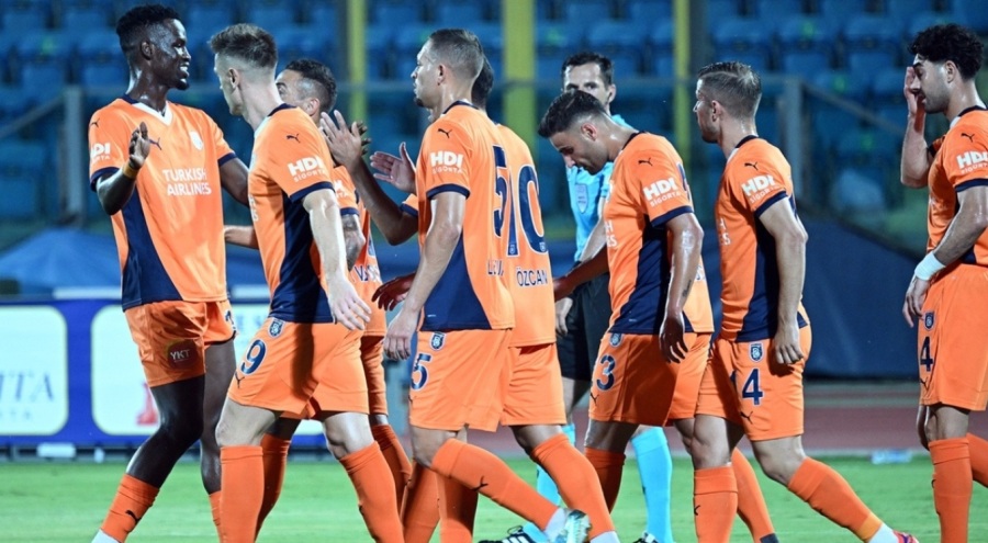 Başakşehir, La Fiorita'yı 4-0 mağlup etti