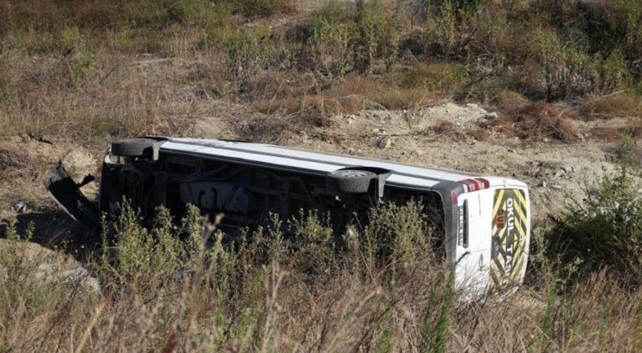 Kuzey Marmara Otoyolu'nda servis minibüsü şarampole uçtu: Çok sayıda yaralı