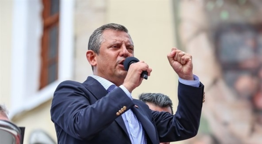 Özgür Özel'den 'Instagram' ve 'AYM' açıklaması: Seçimleri işaret etti!