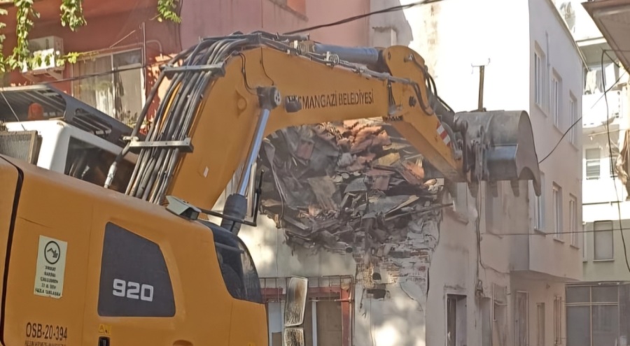 Osmangazi riskli metruk binalardan temizleniyor