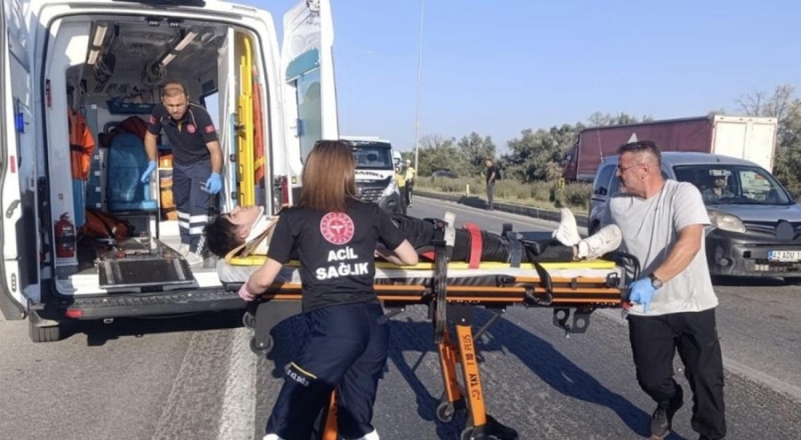 Otomobil, elektrikli bisikletle çarpıştı