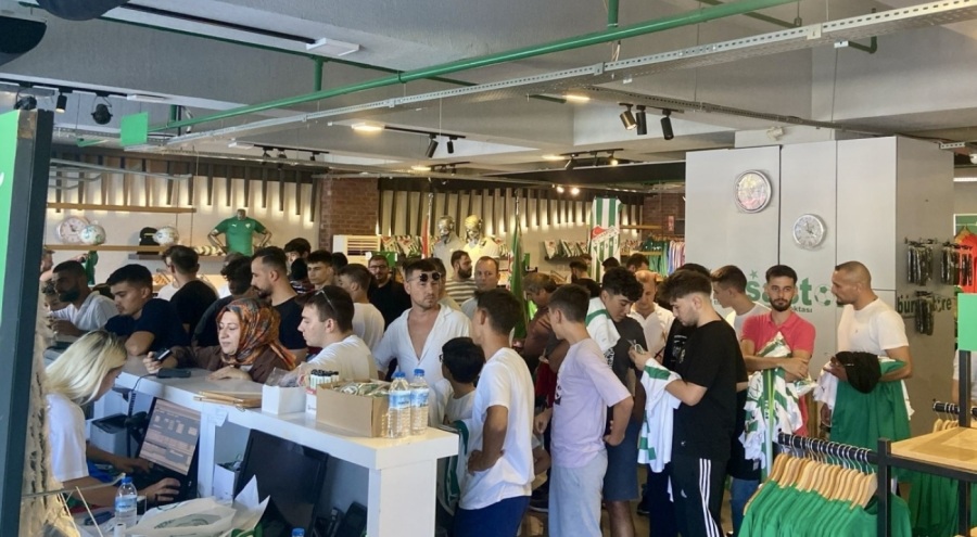 Bursaspor'un yeni sezon formalarına yoğun ilgi