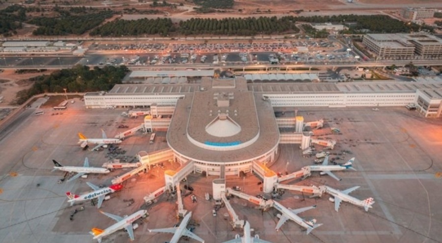 Bakan açıkladı: Antalya Havalimanı tüm zamanların rekorunu kırdı