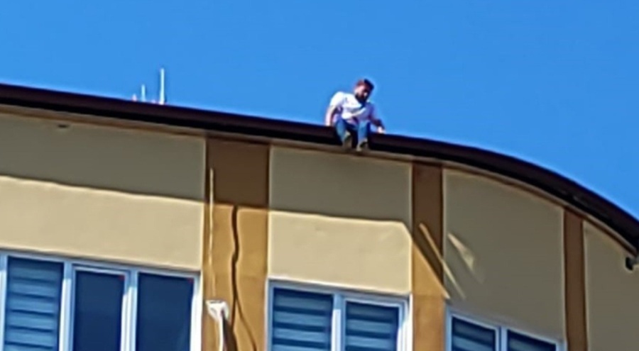 Hareketli dakikalar! İş hanına çıkan vatandaş ekipleri harekete geçirdi!