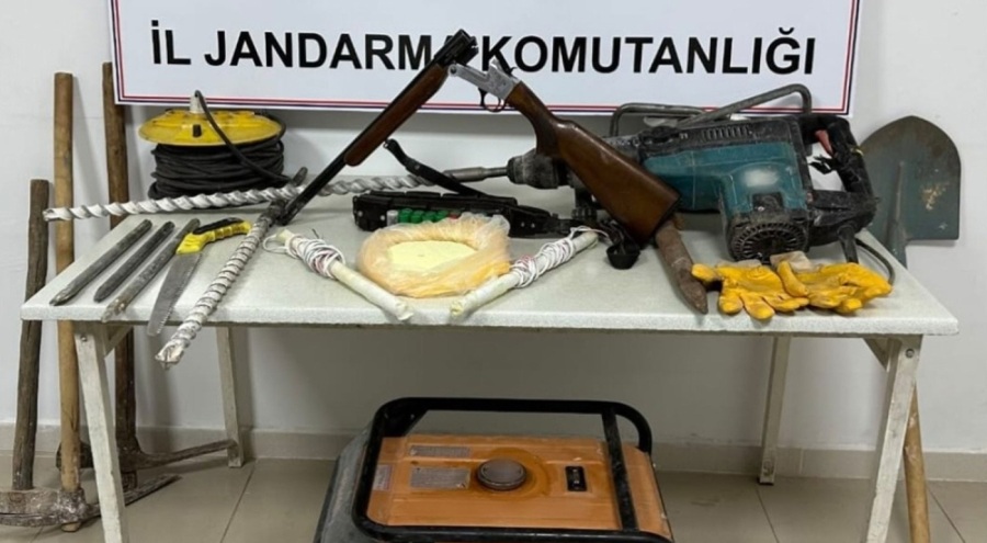 Sit alanında kaçak kazıya baskın!