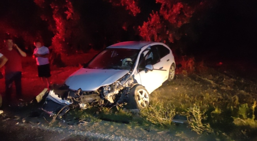 Bursa'da iki otomobilin çarpıştığı kazada 3 kişi yaralandı