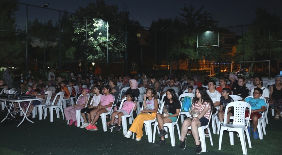 Nilüfer'de çoçuklar için açık hava sinema etkinliği başladı