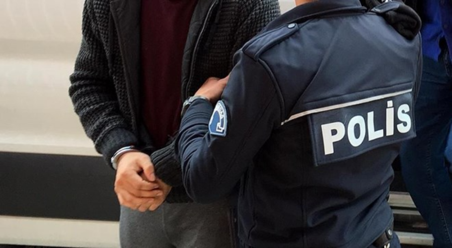 Hapis cezasıyla aranan 2 kişi yakalandı