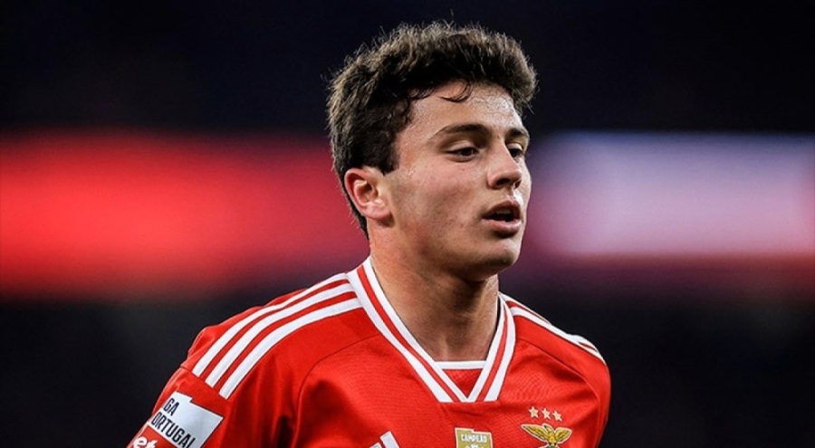 Paris Saint-Germain, Benfica'nın genç yıldızını transfer etti