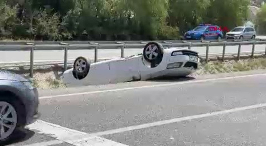 Su kanalına düşen otomobil ters döndü! Çok sayıda yaralı