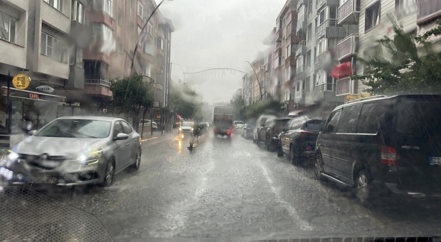 Edirne'de sağanak kazalara yol açtı