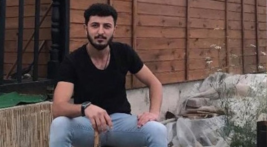 Ağaçtan düşen genç adam hastanede can verdi