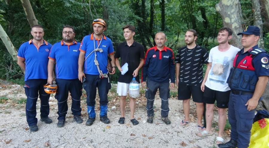 Bursa'da balık tutmaya giderken kaybolan 3 genç bulundu
