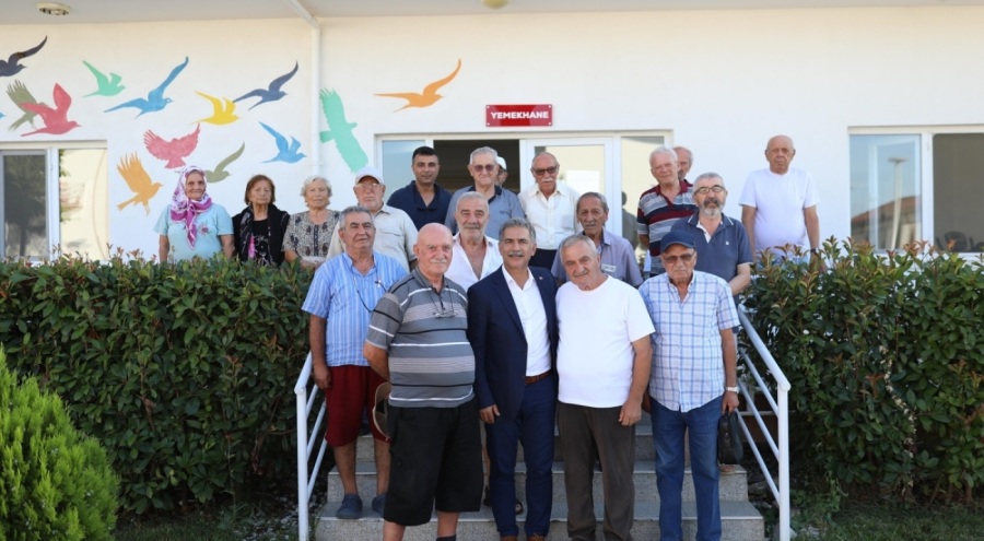 Gemlik Belediye Başkanı Deviren, Bayram Demir Yaşlı Konukevi'ni ziyaret etti