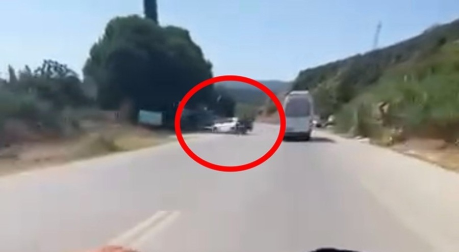 Bursa'da motosiklet ile otomobilin çarpıştığı kaza böyle görüntülendi