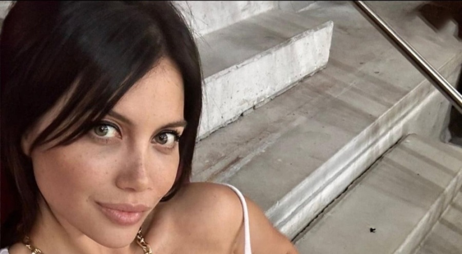 Wanda Nara modaya uydu başını örttü!