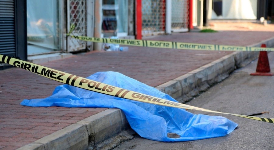 Antalya'da şüpheli kadın ölümü