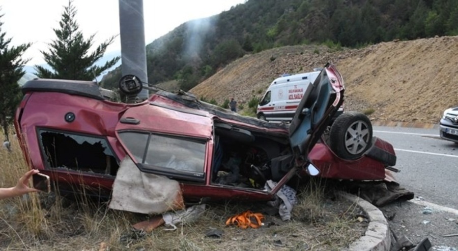 Gümüşhane'de trafik kazasında 1 kişi öldü, 9 kişi yaralandı