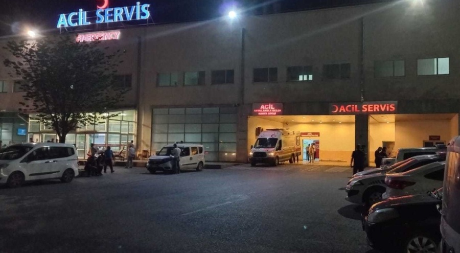 Mevsimlik işçileri taşıyan minibüs kamyonetle çarpıştı! Çok sayıda yaralı