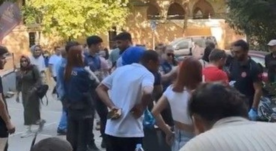 Kendisine sigara vermeyenleri bıçakladı: 4 yaralı