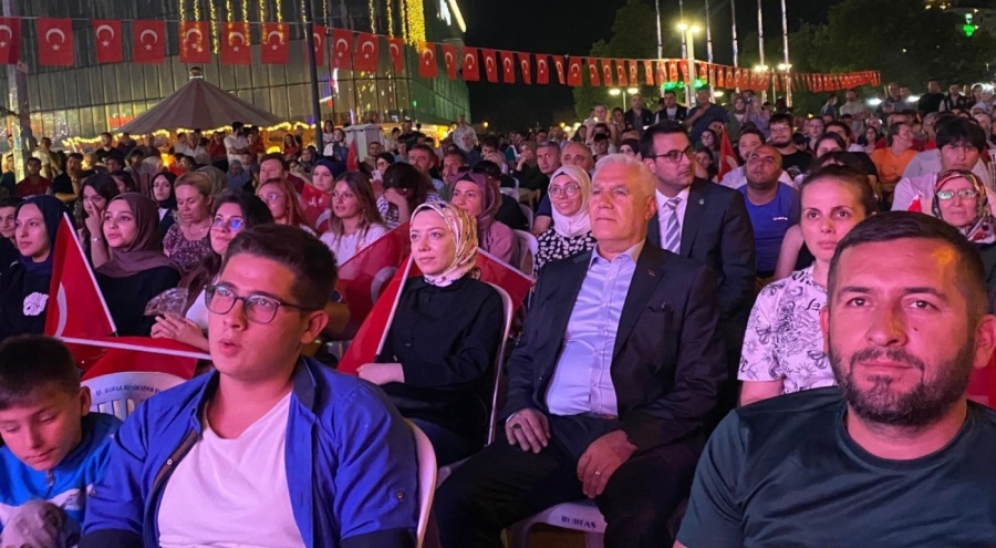 Filenin sultanlarına yarı finalde Bursa'dan tam destek