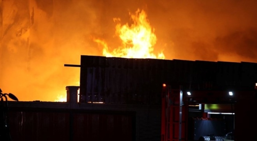 Plastik atık dönüşüm fabrikasında yangın