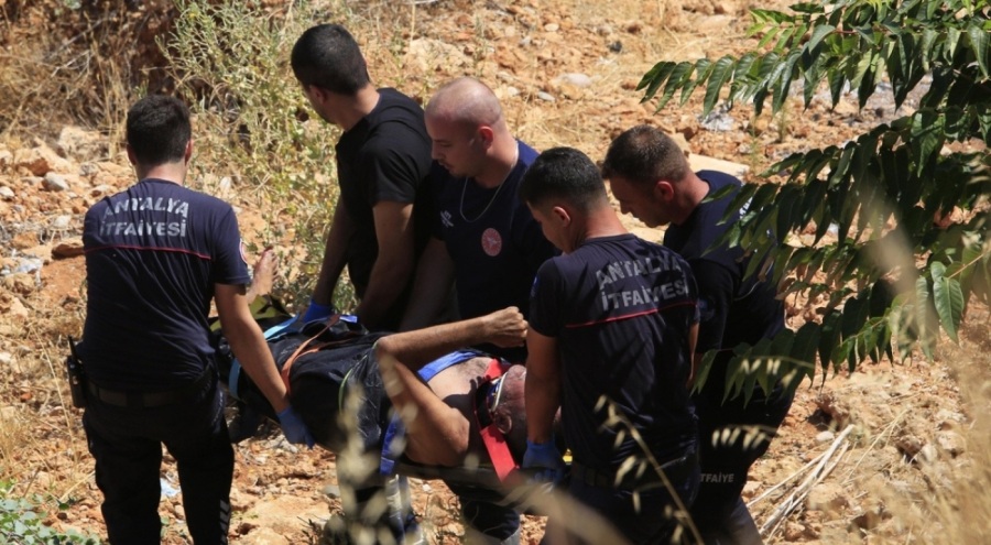 Tuvaleti ihtiyacını gidermek isterken uçurumdan yuvarlandı