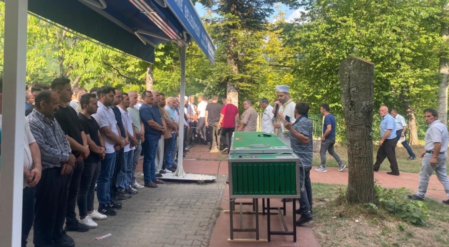 Kaçak ocakta ölen madenci son yolculuğuna uğurlandı