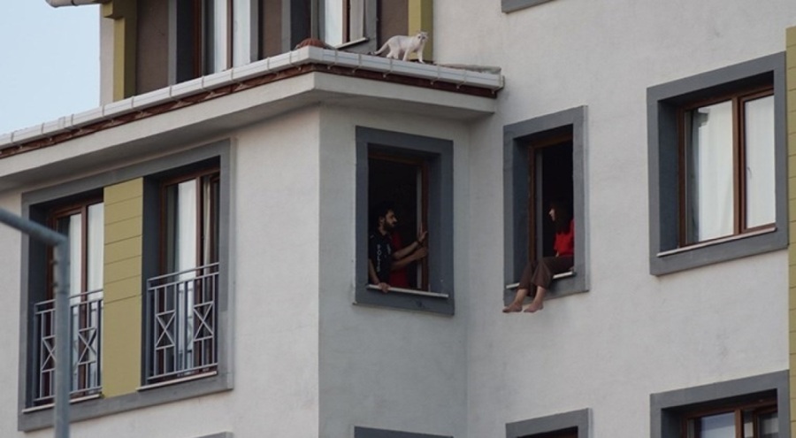 İntihara kalkışan kadını polis ikna etti