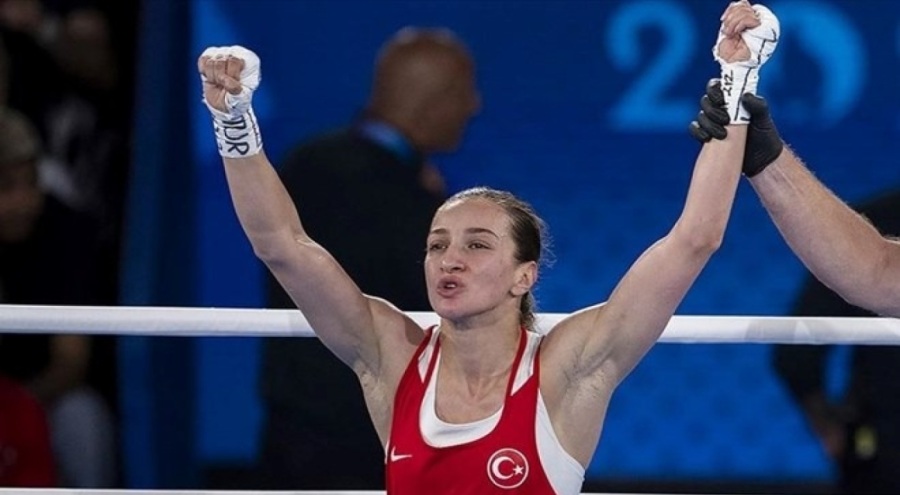 Milli boksör Buse Naz Çakıroğlu finalde kaybetti