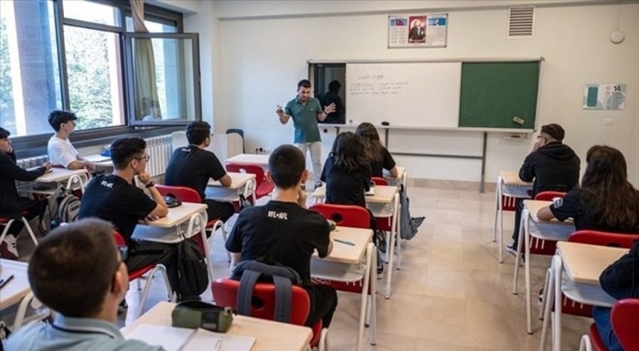 Sözleşmeli öğretmen eşlerinin yer değiştirme başvurularının başlayacağı tarih açıklandı