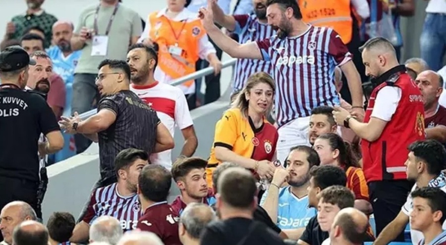 Trabzonspor'dan Galatasaray formalı iki kadın taraftara yapılanlara tepki