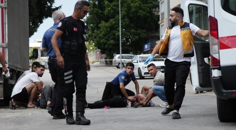 Bursa'daki bıçaklı kavgada kan aktı! 1'i ağır 3 yaralı