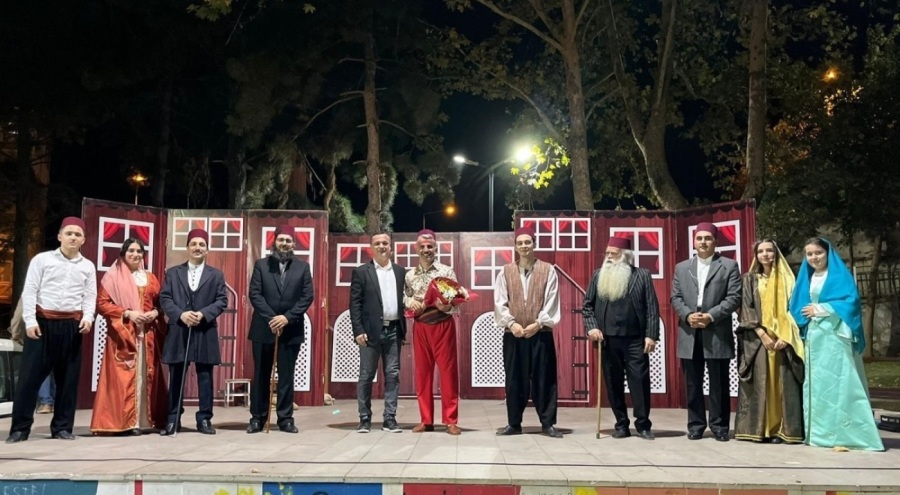 Bursa İnegöl Belediyesi Şehir Tiyatrosu komşu ilçeye konuk oldu