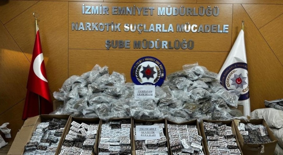 İzmir'de dev operasyon: Kilolarca yasaklı madde ele geçirildi