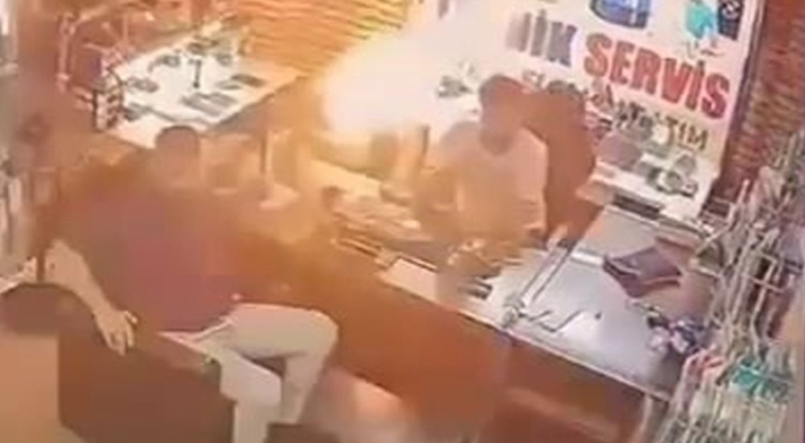 Korku dolu anlar... Telefonun bataryası bomba gibi patladı